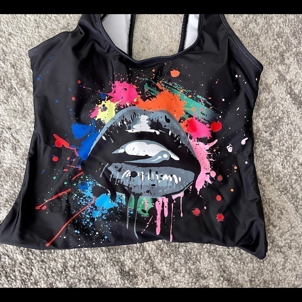 Black 1 Piece Swimsuit w/Graphic 👄 Lips - Picture 2 of 4